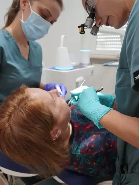 Mirela-Oana Georoceanu mit ihrer Assistentin Larisa Filip